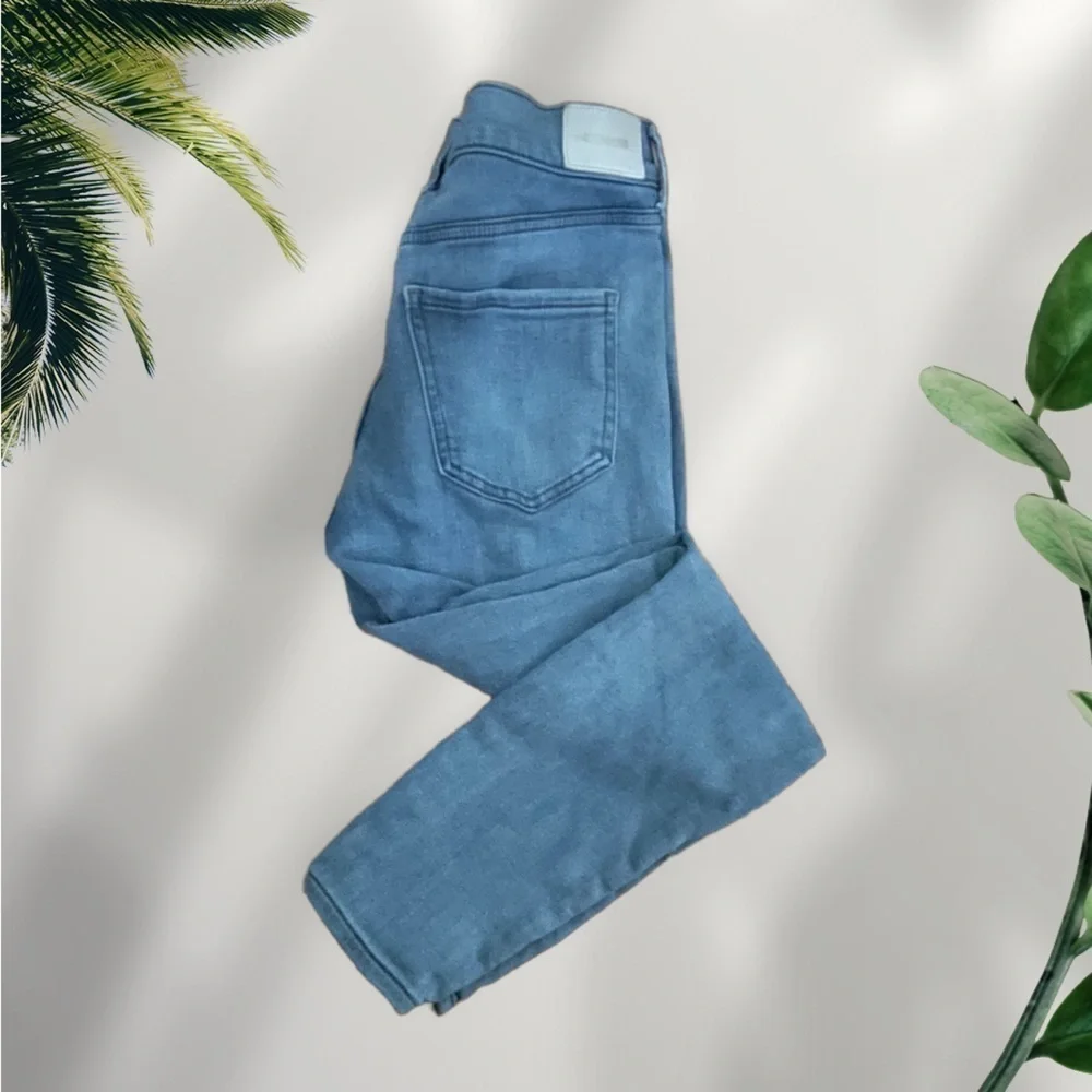 Express size cropped